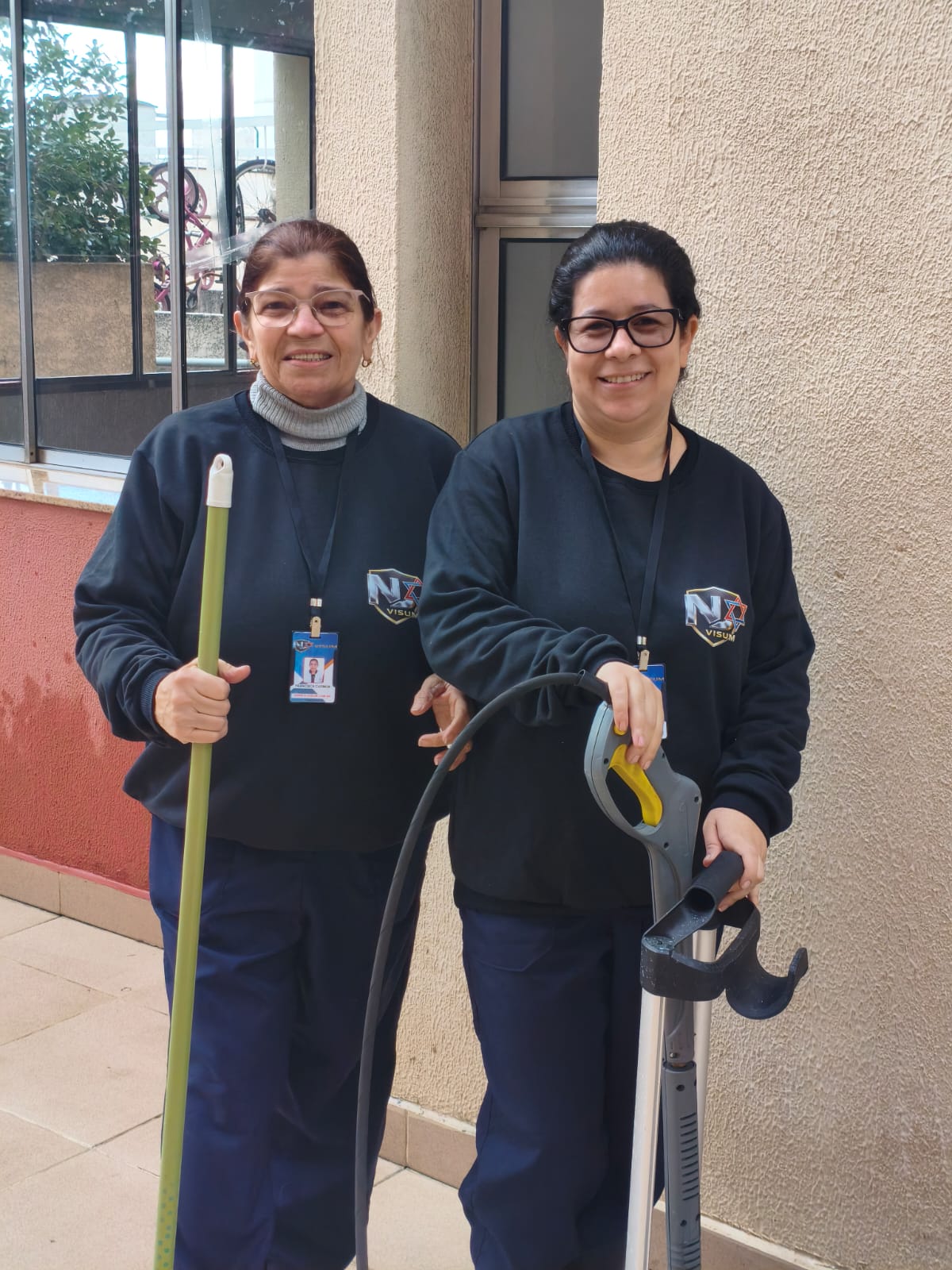 Equipe de limpeza do Grupo Visum